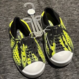 Black and Green Slip-On Water Shoes